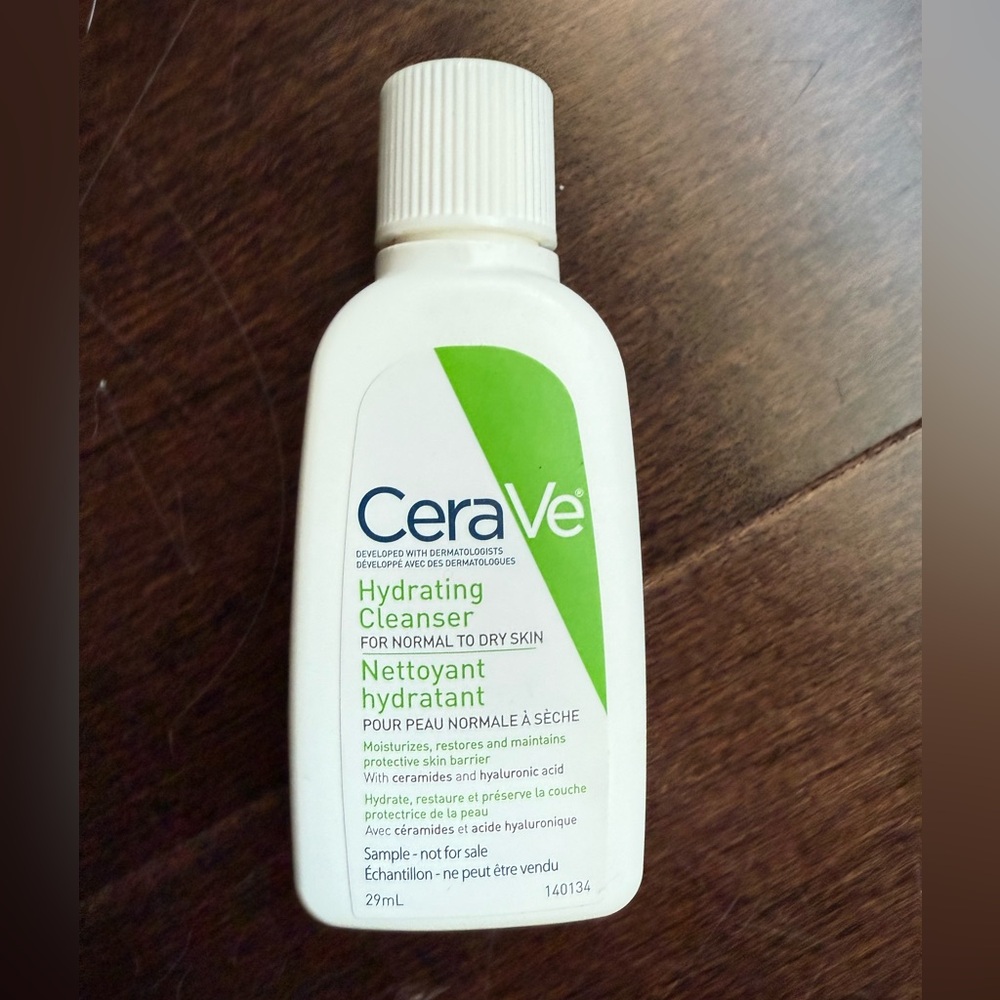 FREE WITH PURCHASE- CeraVe Hydrating Cleanser 29ml